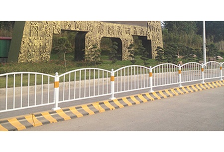 波形道路護欄.jpg